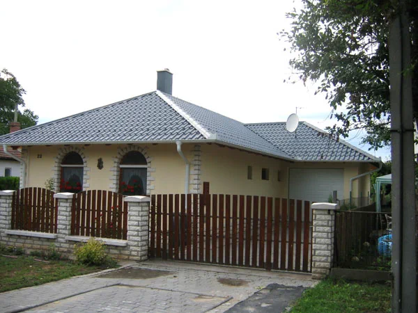 LINDAB cserepes lemezfedés