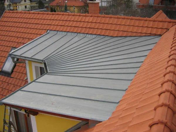 RHEIZINK lemezfedés — Családi ház